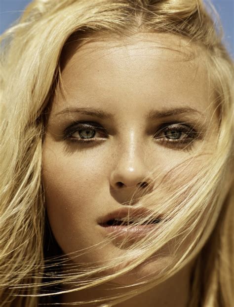 Free Beautiful Blonde Model Videos .